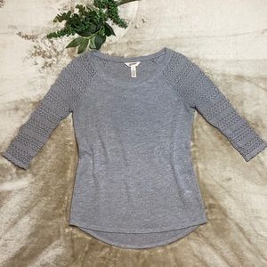 Arizona Jean Co Gray Lace 3/4 Sleeve Top